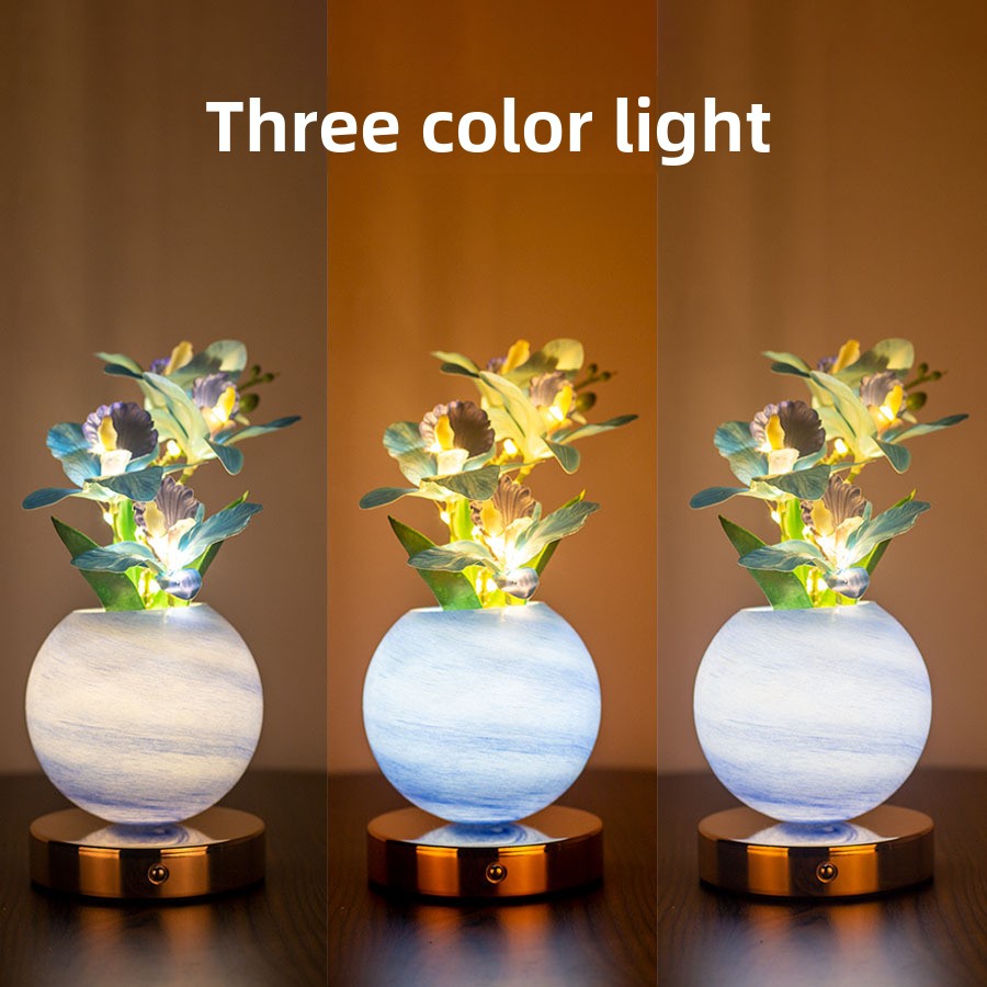 Phalaenopsis Planet Table Lamp